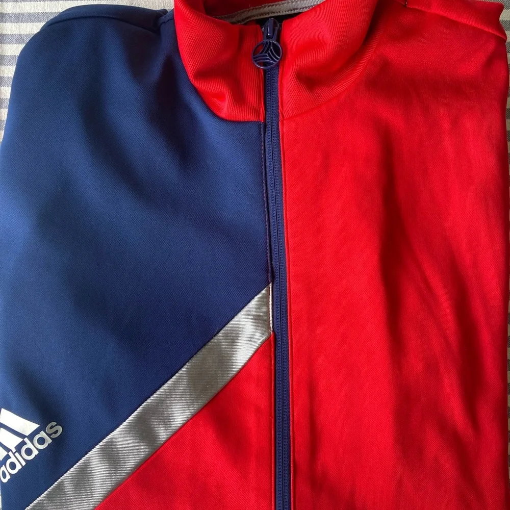 Adidas Tango‎ Club Soccer Red Blue Zip Track Jacket Size Men’s M Never Worn.